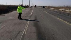 濱海新區(qū)民警深入查找在道路劃線、交通標(biāo)志等方面是否存有問題？