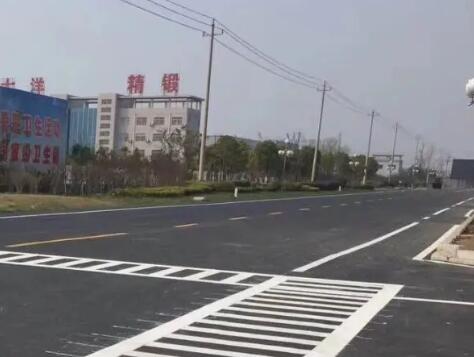 蘇州道路劃線漆施工多少錢一米？飛揚(yáng)市政價(jià)格合理