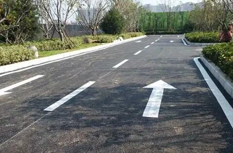 蘇州道路劃線的兩種類型：冷噴劃線和熱熔劃線？