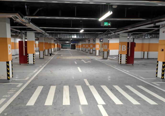 在南京做停車場劃線的時候有哪些步驟？飛揚專業(yè)劃線多年