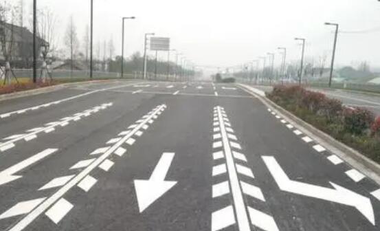 冷噴標(biāo)線一平方多少錢？道路劃線冷涂多少錢？