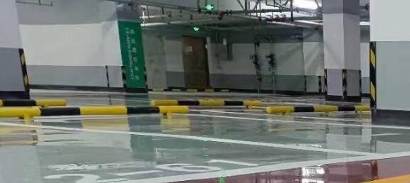 蘇州環(huán)氧地坪廠家分析，冬天進(jìn)行地坪施工時(shí)，特別注意以下幾個(gè)方面？