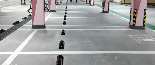 合肥車位劃線解析，地下車庫減速帶設(shè)置原則？